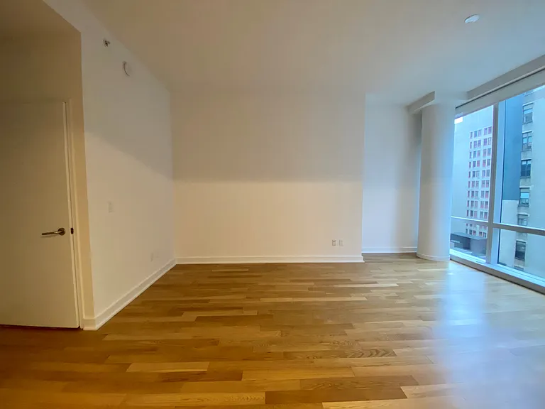 885 6th Ave #11A — Photo 8