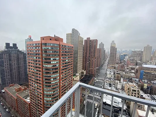 Rented by Corcoran | media 14