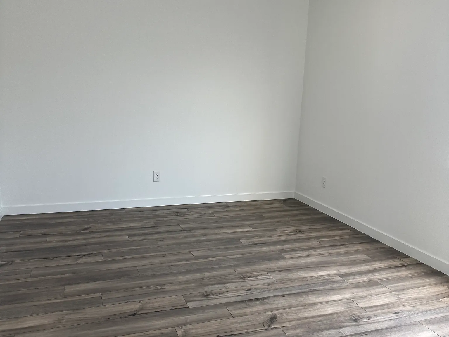 4 bed, 2405 sqft, $3,400 — Photo 4