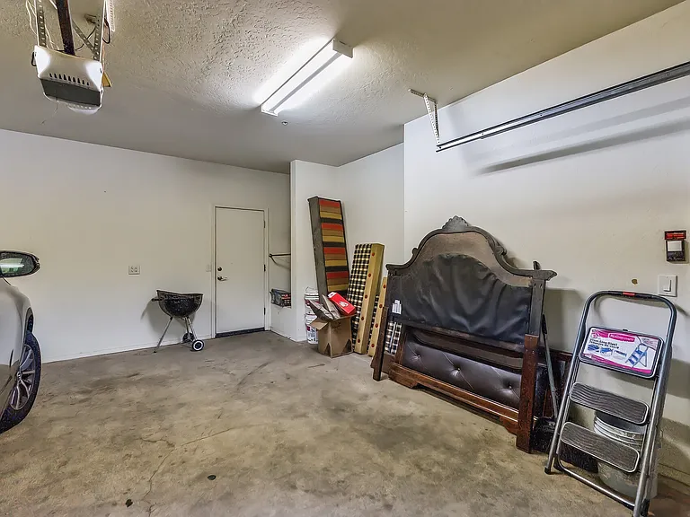12034 W Polk St — Photo 35