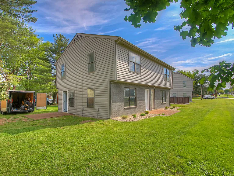 350 Beechcroft Rd #6 — Photo 29