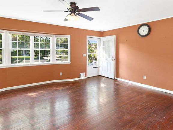 2nd image of 55 Fanning Ave