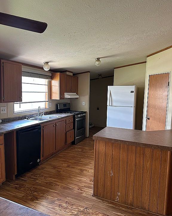 613 E Mills Dr, Towanda, KS 67144 Zillow