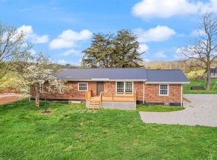 633 Walnut Grove School Rd, Bonnieville, KY 42713