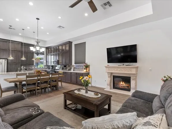 6722 Desert Crimson St, Las Vegas, NV 89148