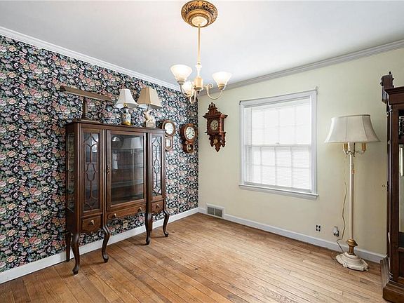 5th image of 4325 NE 52nd Ter