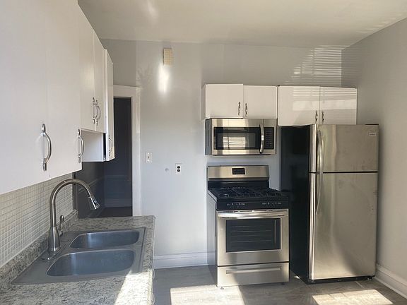 3rd image of 4765 N Manor Ave #1N