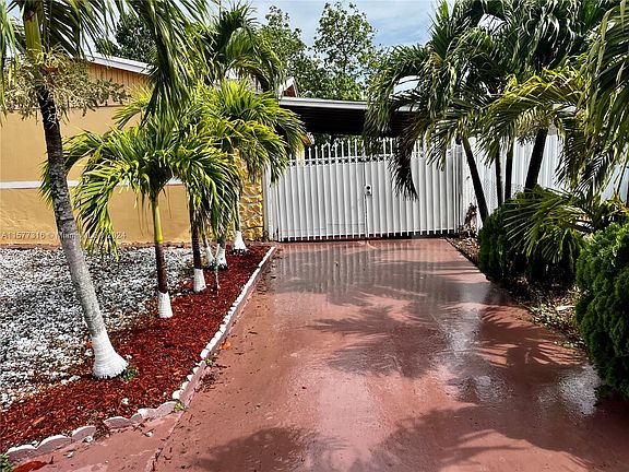4th image of 5235 NW 167th St
