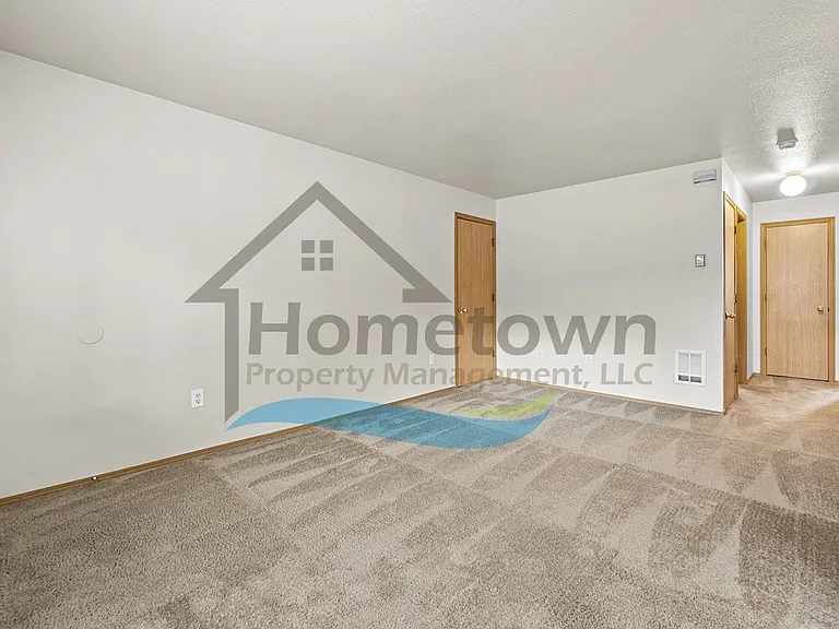 703 N Compton St — Photo 17