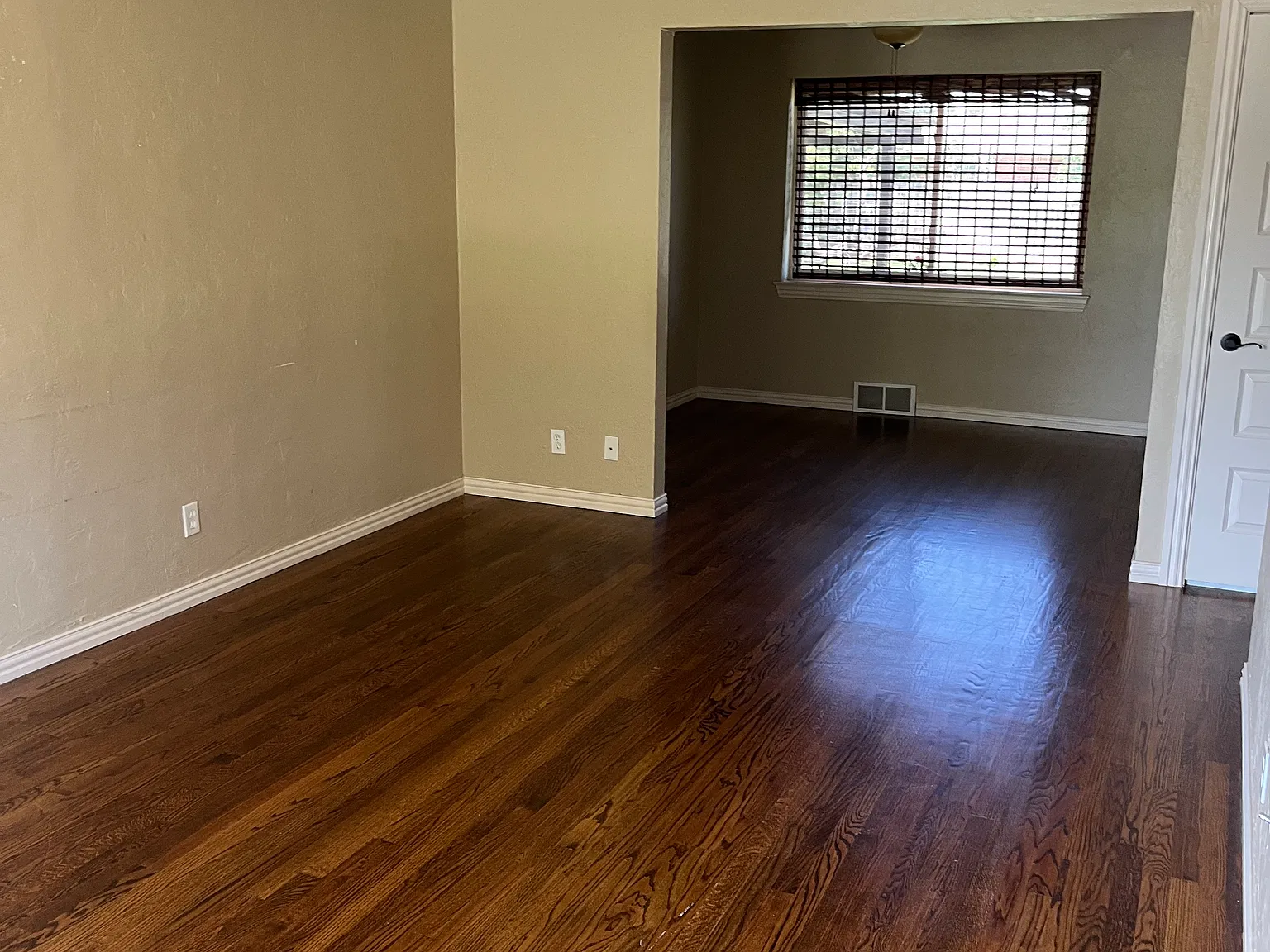 2 bed, 900 sqft, $1,350 — Photo 3