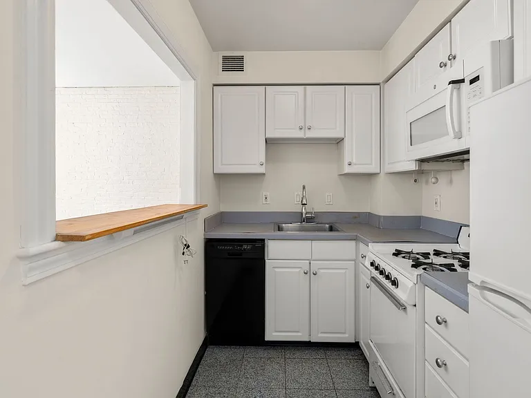 21 Bowdoin St #2C — Photo 4