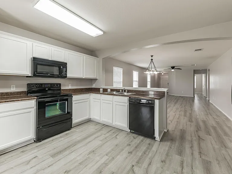 105 Pullman Place Blvd — Photo 16