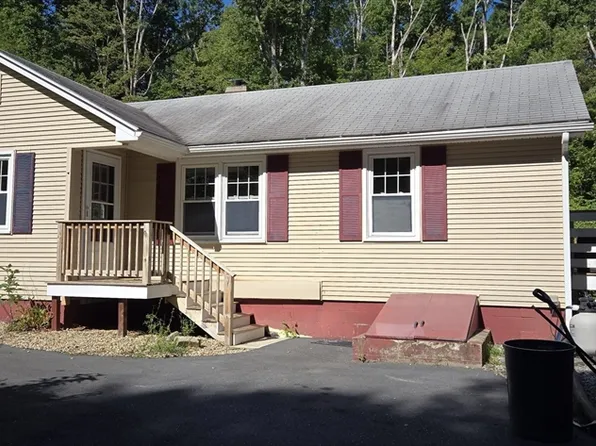 118 Franklin St, Douglas, MA 01516