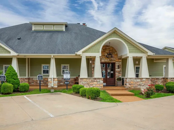 Gravois Ridge Townhome Apartments, 504 Stone Ridge Trl #52a374f70, Fenton, MO 63026