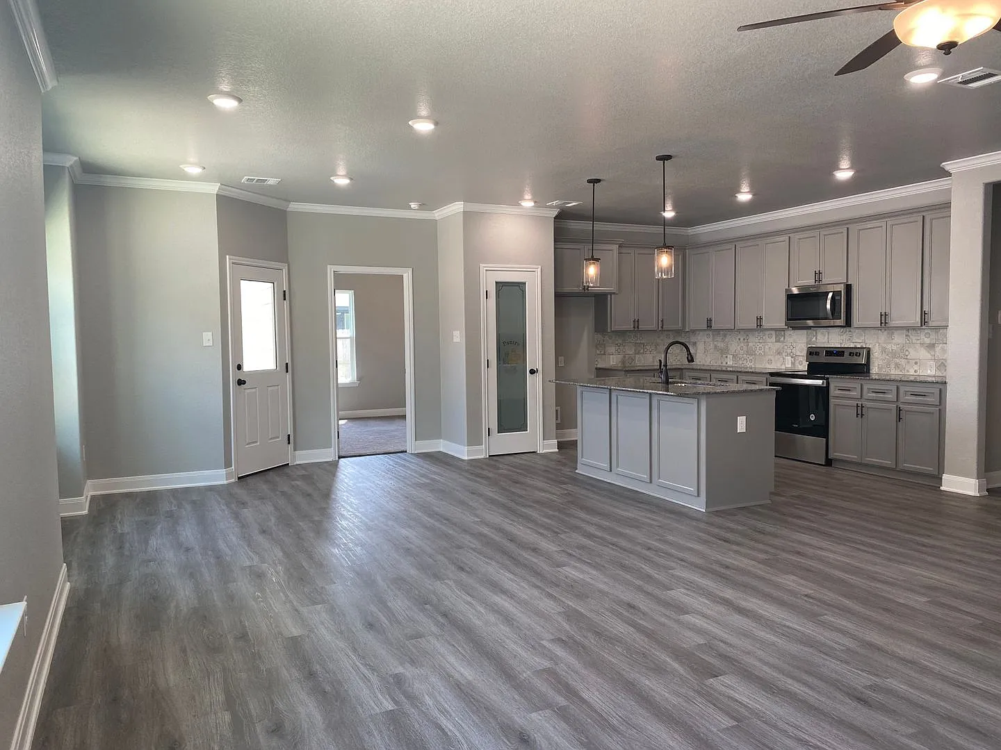 4 Bedroom, 3 Bath — Photo 3