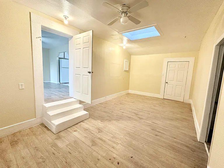 104 E Fowler Ave — Photo 18