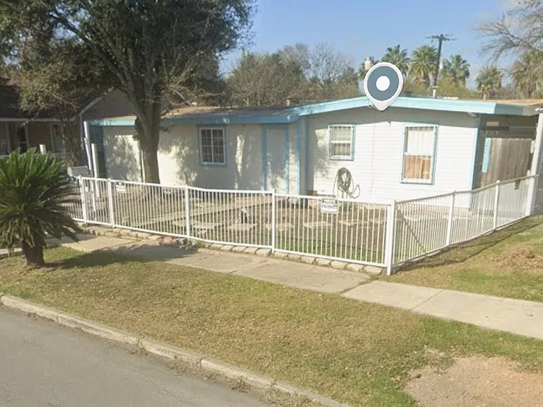547 E Amber St #B — Photo 1