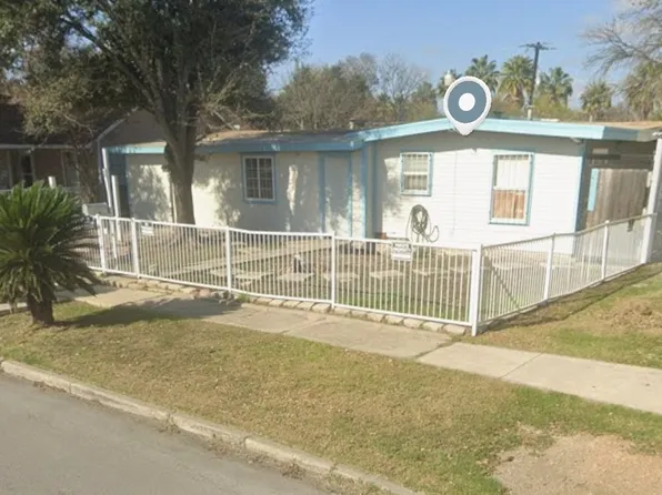 547 E Amber St #B, San Antonio, TX 78221