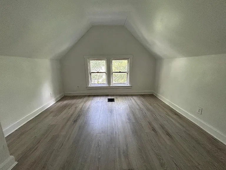 3719 Laclede Ave — Photo 10