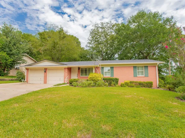 1119 S Main St, Henderson, TX 75654