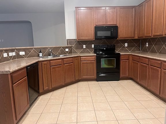 2nd image of 688 Apricot Dr