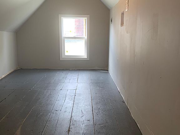 2nd image of 541 1/2 Girard Ave