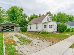 302 W Gray Ave, Bloomington, IL 61701