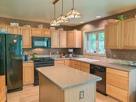 2nd image of 1313 Armstrong Dr