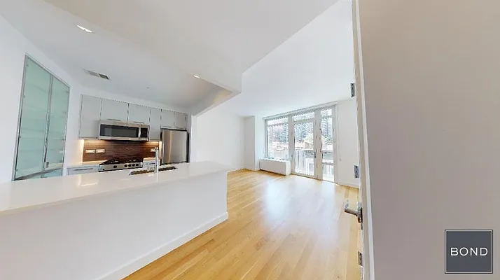 Rented by Bond New York | media 26