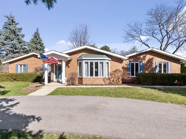 36W674 Hickory Hollow Dr, Dundee, IL 60118