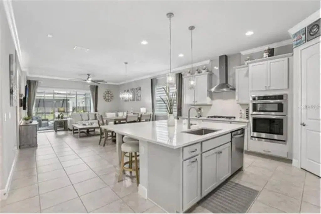 4 bed, 3.0 bath, 2272 sqft, $3,100 — Photo 3
