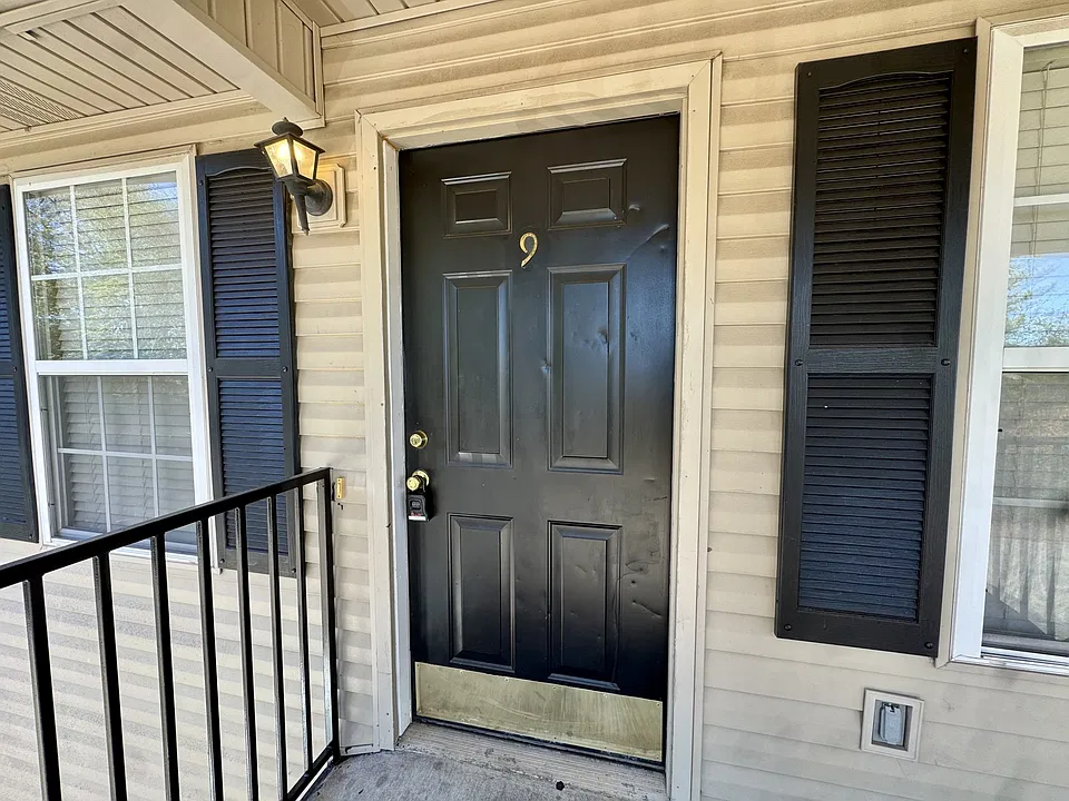 303 S Roland Rd