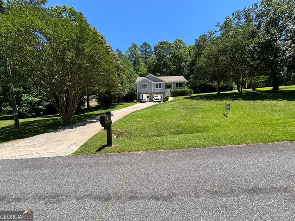38 Stonehedge Dr, Dawsonville, GA 30534