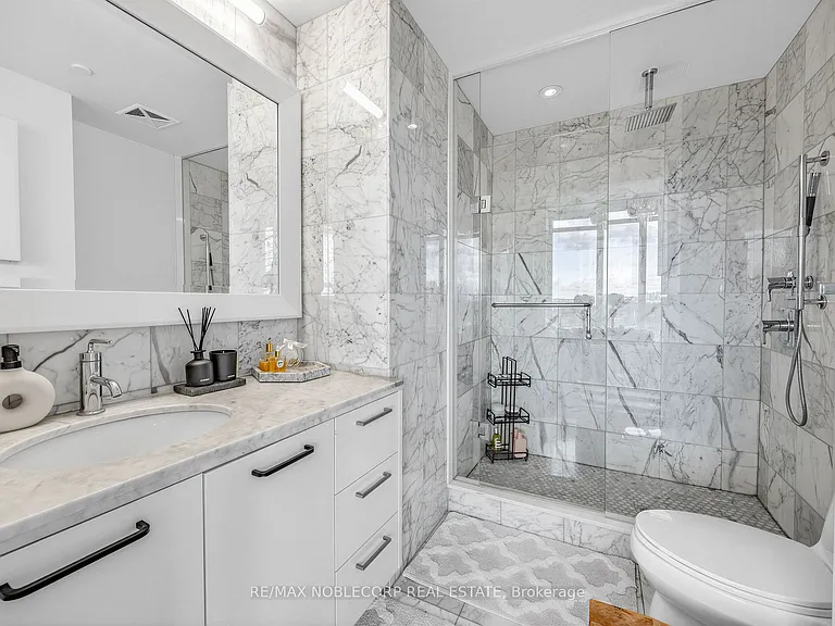 88 Park Lawn Rd #2212 — Photo 9