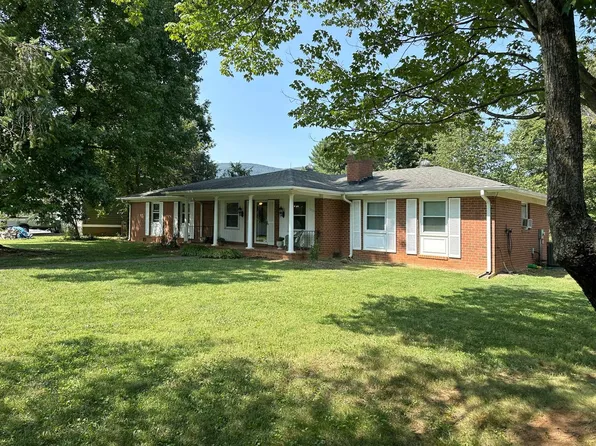 1304 McCauley St, Crozet, VA 22932