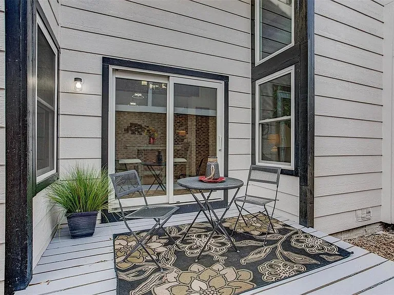 11761 Lincoln St — Photo 27