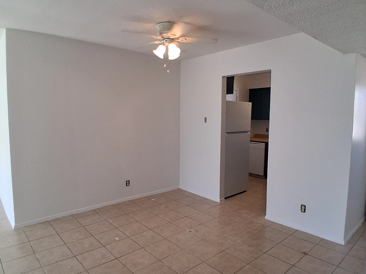 4714 Frankfort Ave — Photo 2