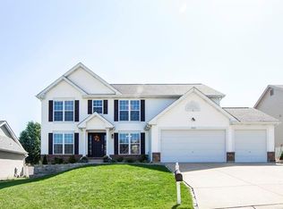1832 Hawk Pointe Dr, Festus, MO 63028