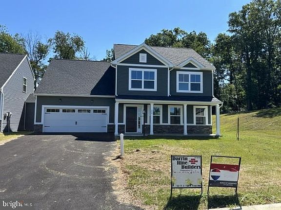 2nd image of 200 Grace Ann Ct