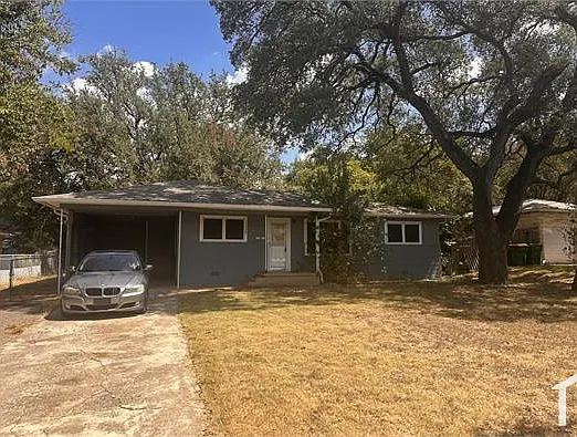 3 bed, 1036 sqft, $1,699 — Photo 3