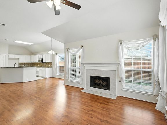 3rd image of 6705 Candlecreek Ln
