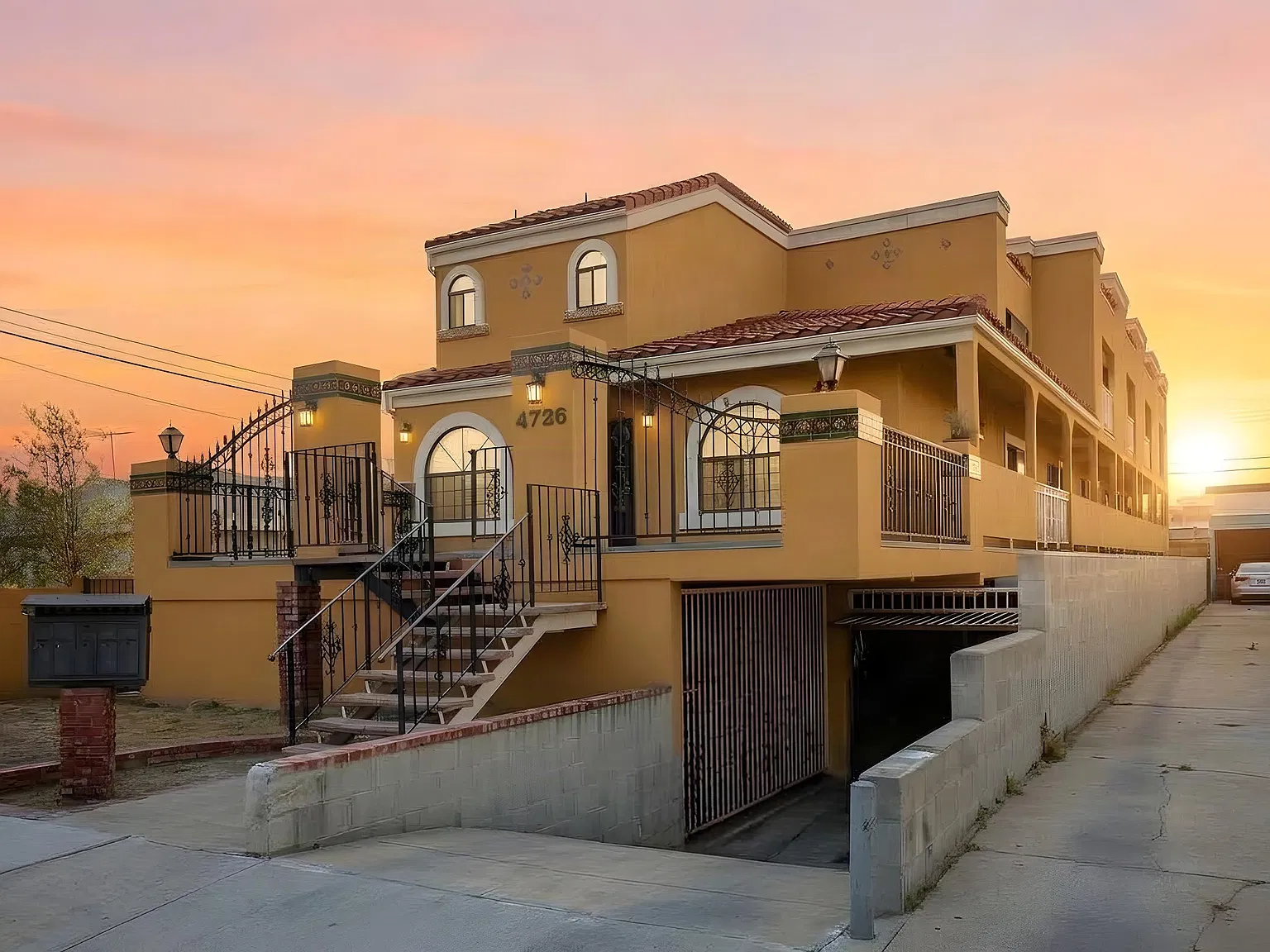 2 bed, 1.5 bath, 800 sqft, $2,495 — Photo 1