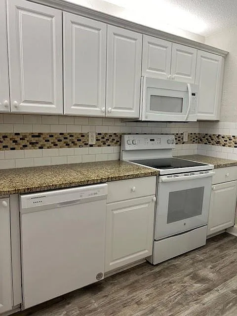 2 bed, 2.0 bath, 820 sqft, $1,750 — Photo 4