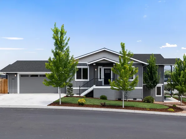 3525 SW Hillcrest Ct, Redmond, OR 97756