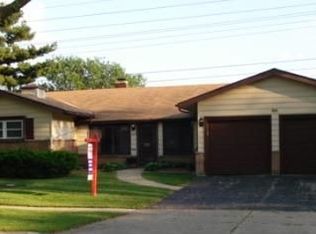 229 Walnut Ln, Elk Grove Village, IL 60007
