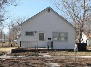 917 N High St, Newton, KS 67114