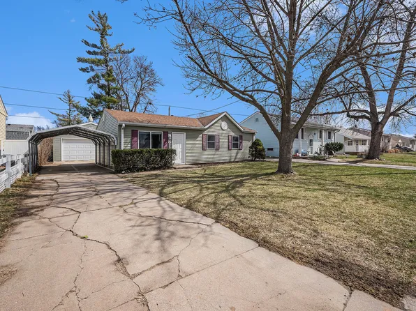 4011 Bel Air Dr, Council Bluffs, IA 51501