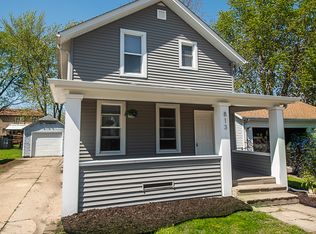 813 W 5th St, Dixon, IL 61021