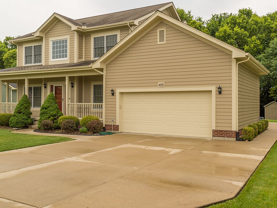 2nd image of 877 Autumn Leaf Dr