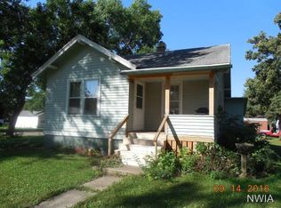 201 N 7th St, Akron, IA 51001